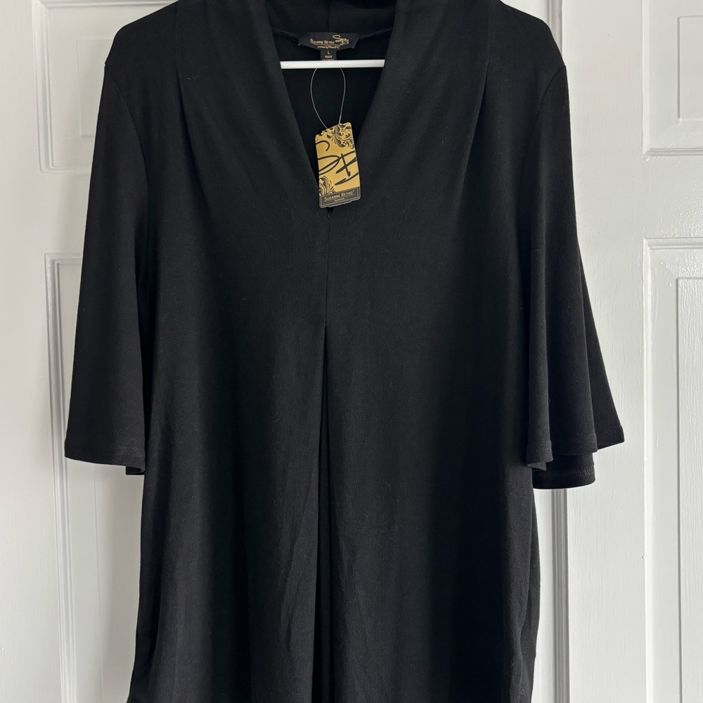 Suzanne Betro Elegant Shawl Collar Black Knit Tunic Blouse.